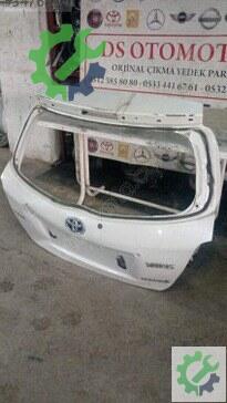 Toyota Yaris Bagaj Kapağı 2013-2017 çıkma parça