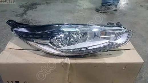 Ford Fiesta Mercekli Far 2013-2018 çıkma parça