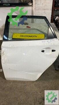 Toyota Auris Sol Arka Kapı çıkma parça