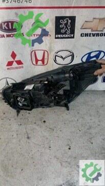 Renault Clio Sağ Ön Far 2013-2020 çıkma parça