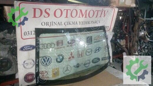 Renault Clio Arka Cam 2013-2020 çıkma parça