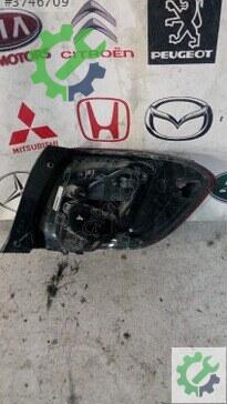 Renault Clio Sağ Arka Stop 2013-2020 çıkma parça