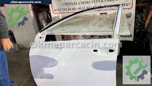 Toyota Corolla Sol Ön Kapı çıkma parça