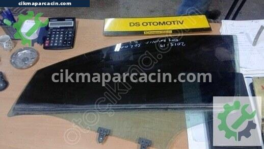 Nissan Qashqai Sol Ön Kapı Camı çıkma parça