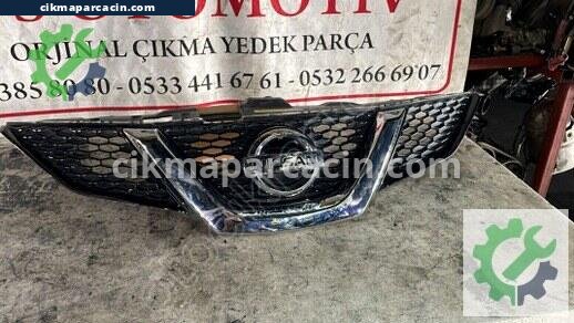 Nissan Qashqai Ön Panjur çıkma parça