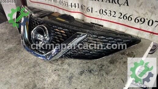 Nissan Qashqai Ön Panjur 2015-2017 çıkma parça