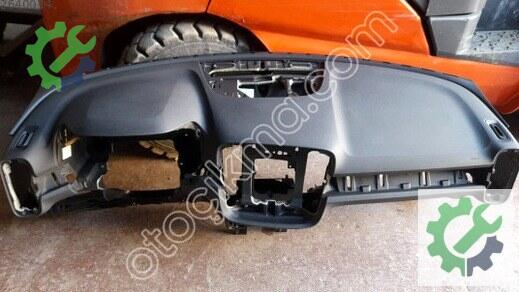 Volvo XC40 Torpido çıkma parça