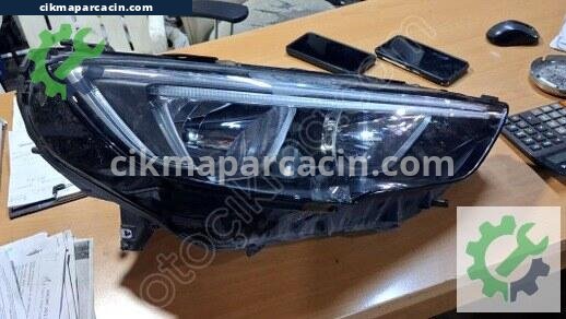 Opel Insignia Sağ Ön Far çıkma parça