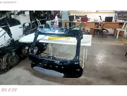 Volvo XC 40 Bagaj Kapağı çıkma parça