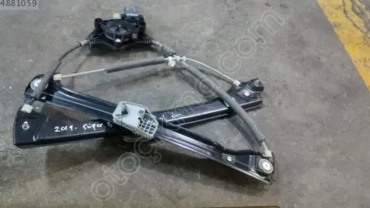 Skoda Superb Sol Ön Cam Krikosu 2015-2020 çıkma parça