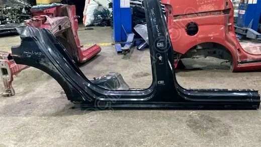 Volkswagen Passat Sağ Marşpiyel Sacı çıkma parça
