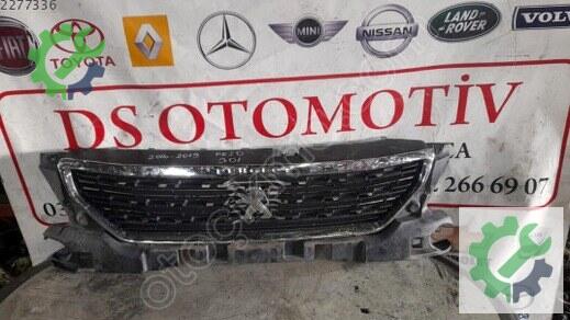 Peugeot 301 Ön Panjur çıkma parça