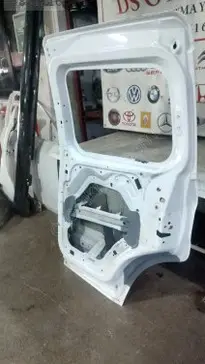Ford Transit Courier Sağ Sürgülü Kapı 2016-2021 çıkma parça