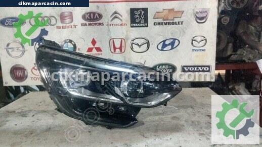 Renault Megane Sağ Ön Far çıkma parça