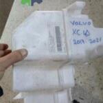 2017-2021 VOLVO XC40 CAM SU BİDONU