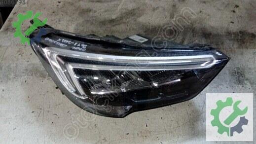 Opel Crossland Sağ Ön Far çıkma parça