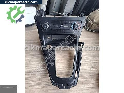 Ford Focus Sis Farı Çerçevesi çıkma parça