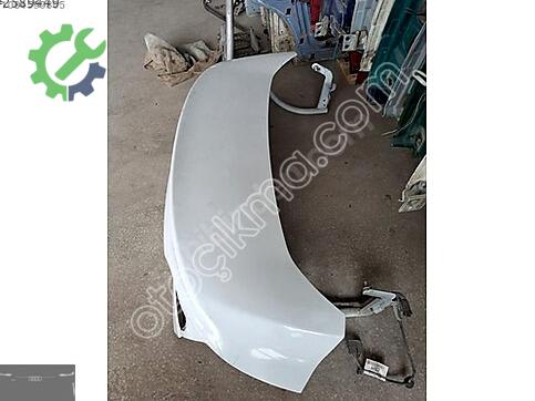 Ford Focus Bagaj Kapağı çıkma parça