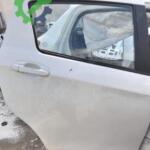 2017 Toyota Yaris beyaz sağ arka kapı
