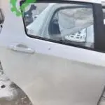 2017 Toyota Yaris beyaz sağ arka kapı