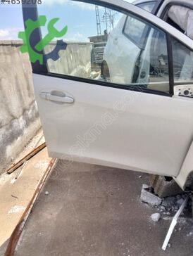 Toyota Yaris Sağ Ön Kapı çıkma parça