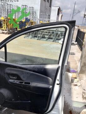 Toyota Yaris Sağ Ön Kapı çıkma parça
