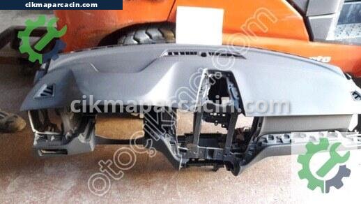 Volvo XC60 Torpido çıkma parça