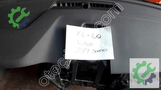 Volvo XC60 Torpido çıkma parça