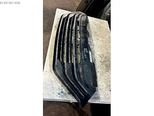 IVECO Ön Panjur çıkma parça