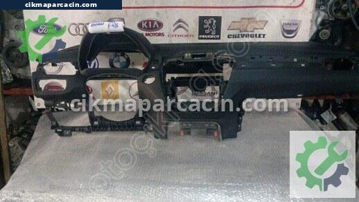 BMW X1 Torpido çıkma parça