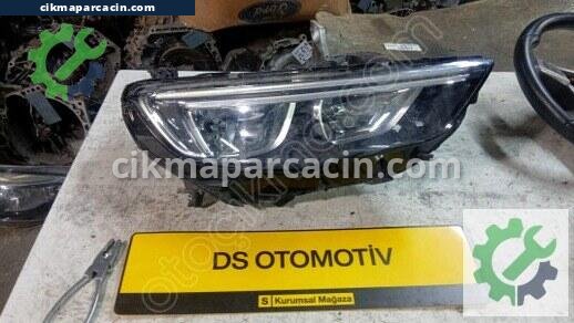 Opel Insignia Sağ Ön Far çıkma parça