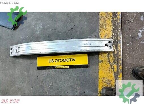Toyota C-HR Ön Tampon Demiri çıkma parça
