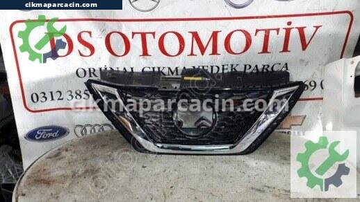 Nissan Qashqai Ön Panjur çıkma parça