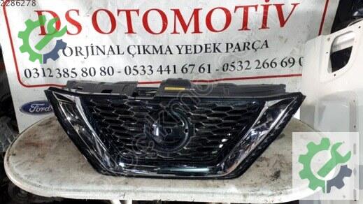 Nissan Qashqai Ön Panjur çıkma parça
