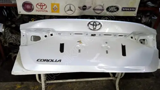 Toyota Corolla Bagaj Kapağı çıkma parça