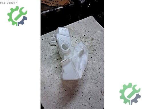 Toyota Corolla Silecek Suyu Deposu çıkma parça