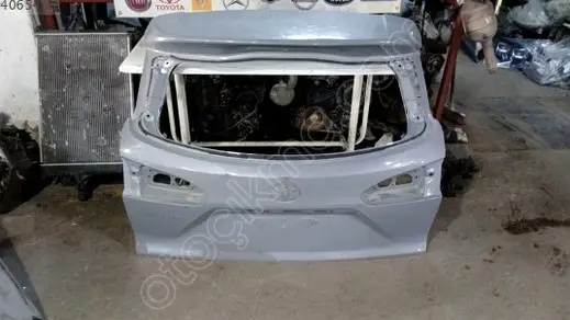 Toyota Corolla Bagaj Kapağı çıkma parça