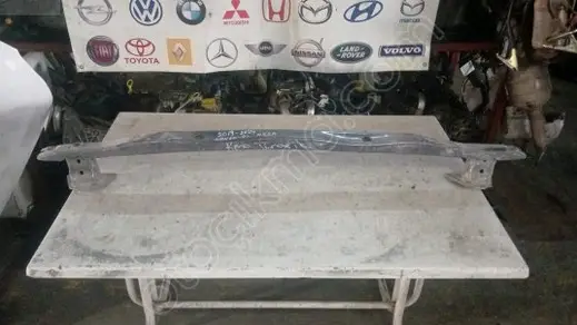 Renault Kangoo Arka Tampon Demiri çıkma parça