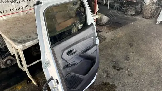 Dacia Duster Sağ Arka Kapı 2020-2023 çıkma parça