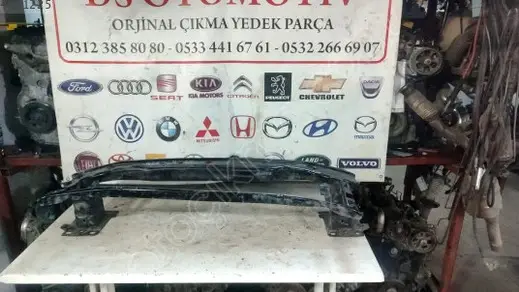 Audi A3 Ön Tampon Demiri çıkma parça