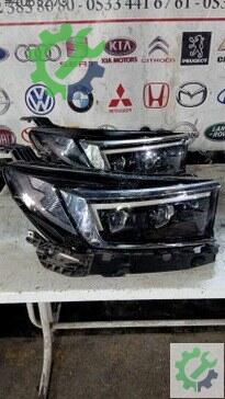 Opel Crossland Sağ Ön Far çıkma parça