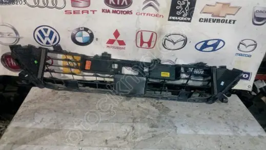 Renault Clio Tampon Izgarası 2020-2024 çıkma parça