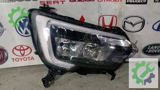 Renault Master Sağ Ön Far çıkma parça