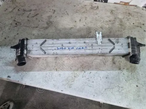 Kia Ceed Intercooler Radyatörü çıkma parça