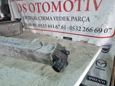 Kia Ceed Intercooler Radyatörü çıkma parça