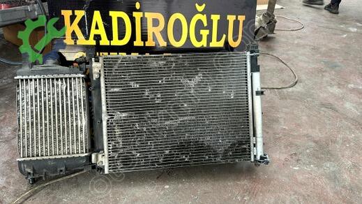 Renault Clio Radyatör çıkma parça