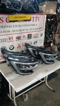 Renault Megane Sağ Ön Far çıkma parça