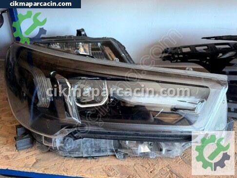 Toyota Hilux Sağ Ön Far çıkma parça