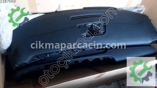 Mercedes-Benz CLA Torpido çıkma parça