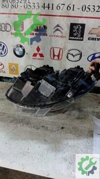 Opel Vivaro Sağ Ön Far 2022-2024 çıkma parça